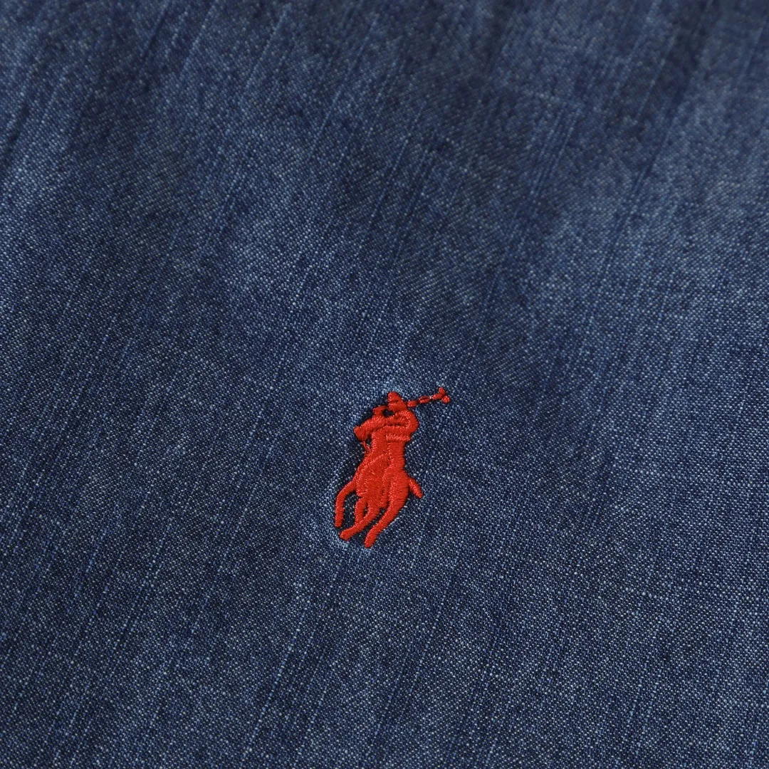 P470 #R15 Ralph Lauren Tokyo limited reversible spliced denim jacket. Catwalk style. Heavy work splicing. Tokyo limited catwalk style. Not available in China. Reversible design. Buying one is equal to buying two. The whole garment is washed and distressed. Heavy work and splicing. Maximum fabric loss. No complicated copywriting. Self-observation of details. Shipping is time-consuming and labor-intensive. If you like it, hurry up and be first to arrive. SIZE: S M L XL Length: 64/66/68/70 Bust: 116/120/124/128 Shoulder width: 52/53/54/55 Sleeve length: 57/58/59/60 Hem: 90/92/94/96 (elastic)